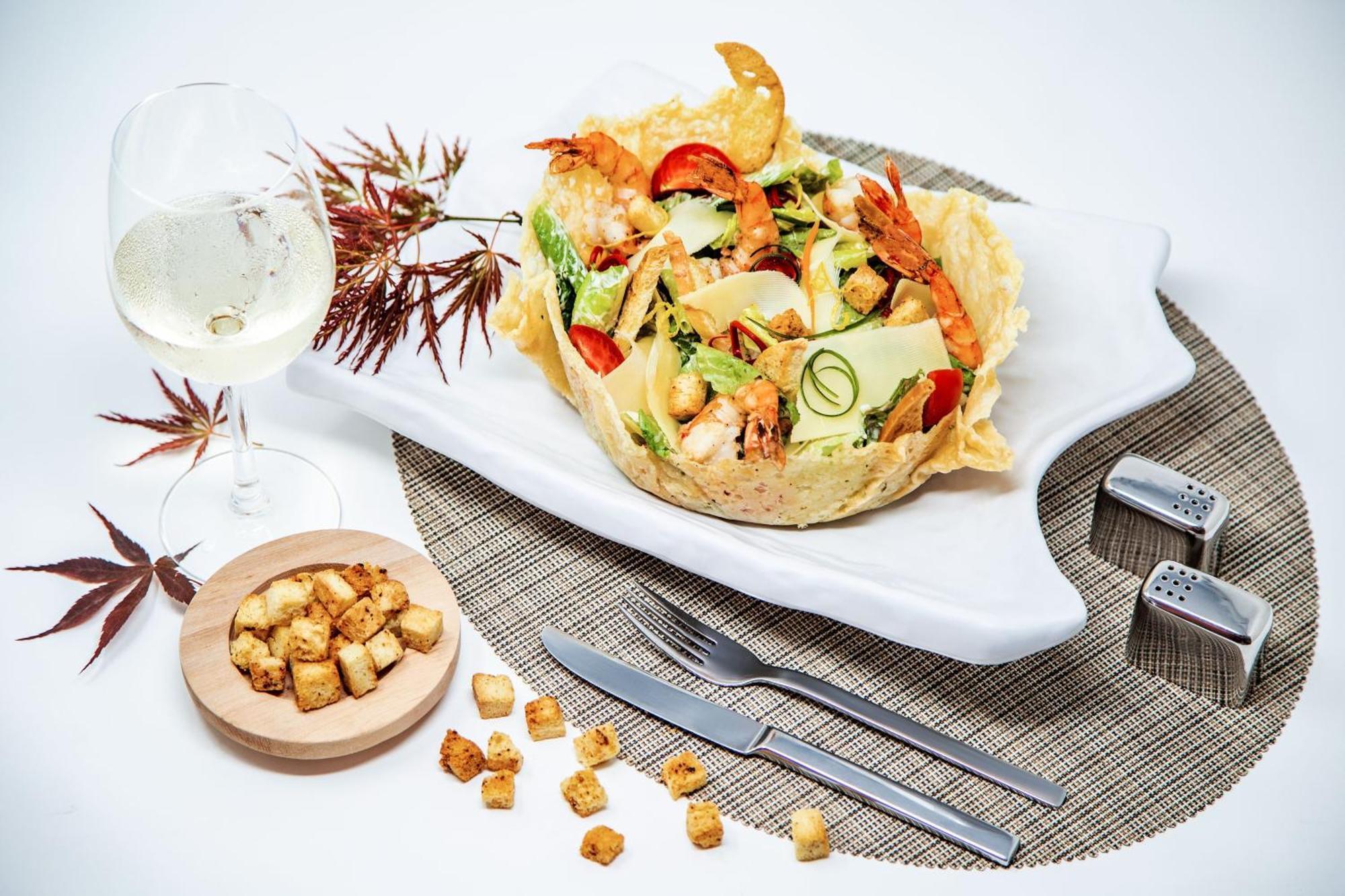 Sheraton Batumi Hotel Kültér fotó Caesar salad