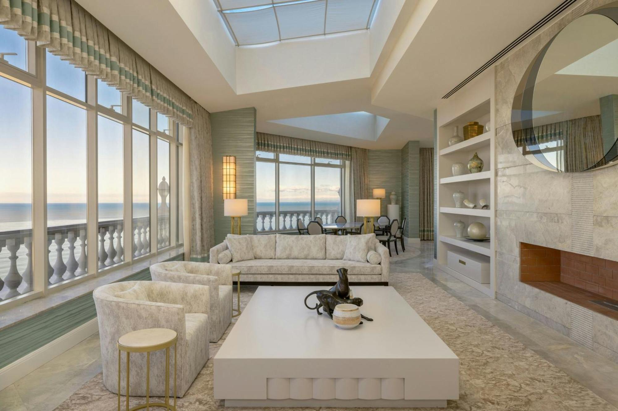Sheraton Batumi Hotel Kültér fotó Interior of a penthouse