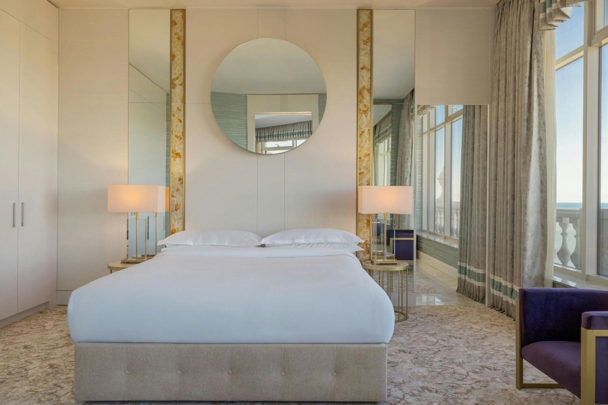 Sheraton Batumi Hotel Kültér fotó A bedroom at the hotel