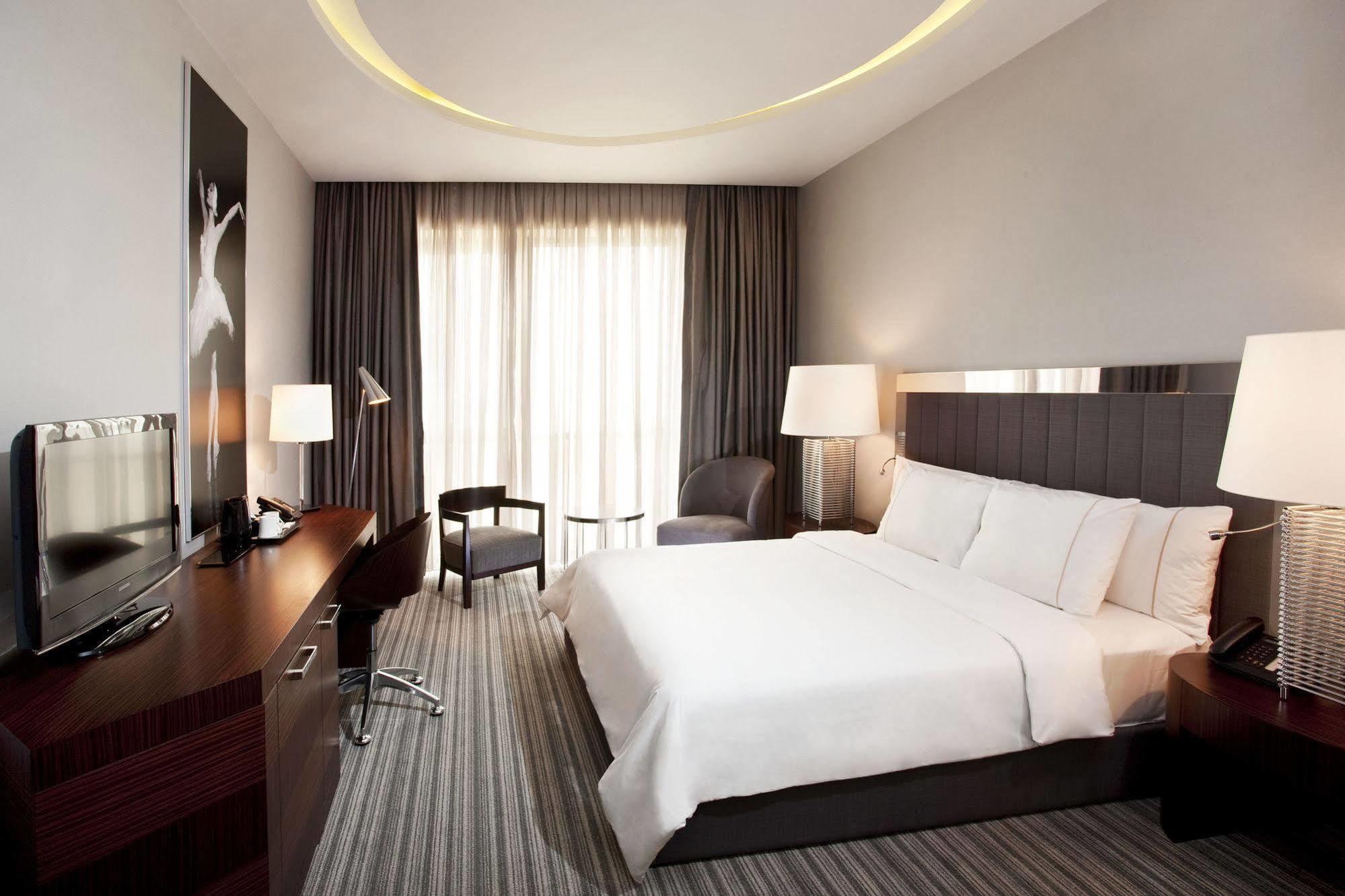 Sheraton Batumi Hotel Szoba fotó Deluxe room